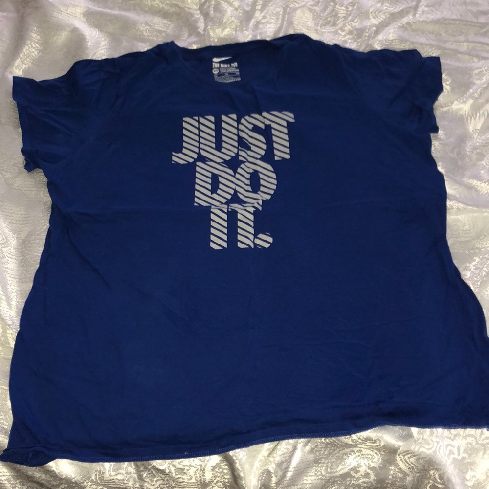 Nike tee shirt